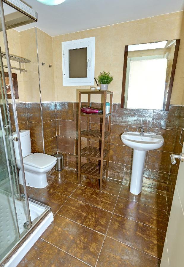 Holidays2Malaga Salitre 3 Bedroom Up To 7 People High Speed Wifi Dış mekan fotoğraf